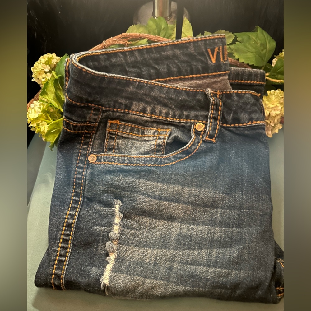 EUC women’s Distressed VIP Jeans.